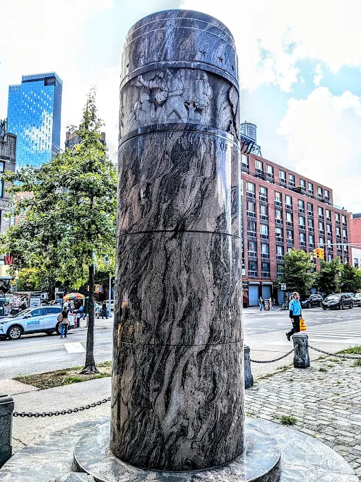 Straus Square Picture 7