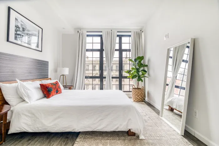 138 Bowery Picture 7