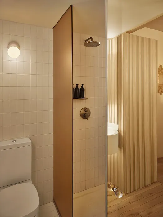 PUBLIC Hotel Picture 5