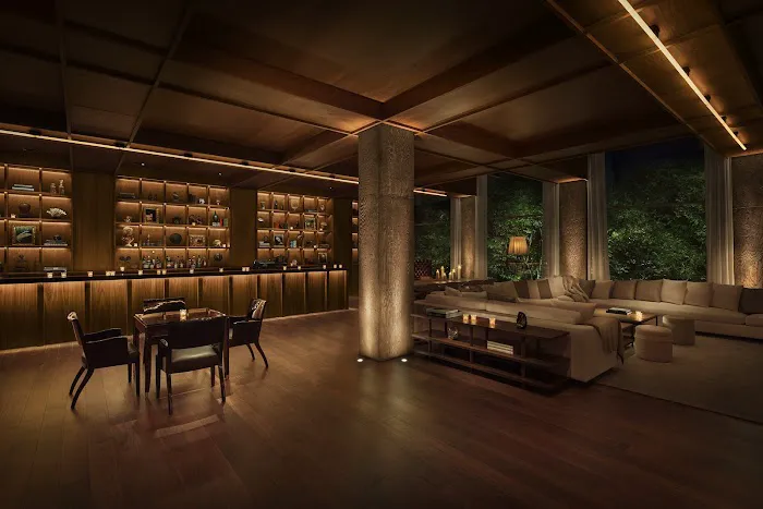 PUBLIC Hotel Picture 9