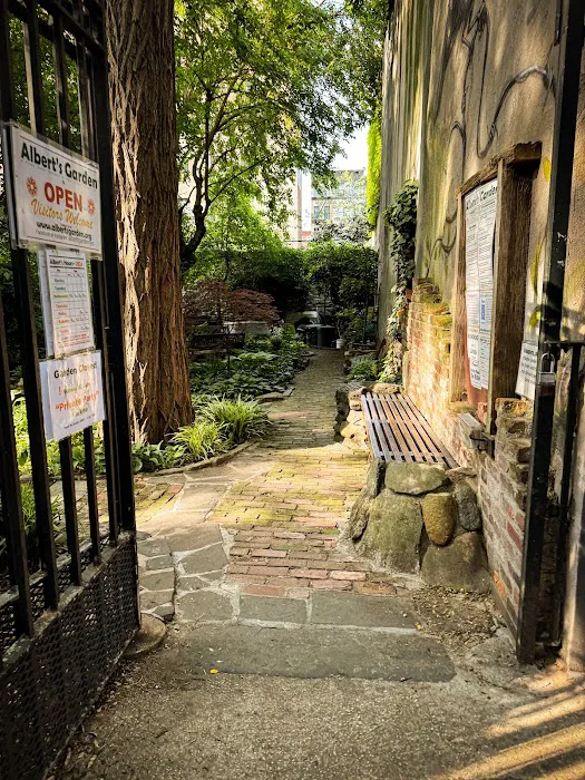 Albert's Garden Picture 2