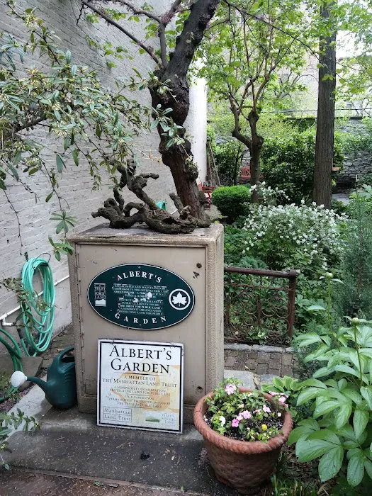 Albert's Garden Picture 6