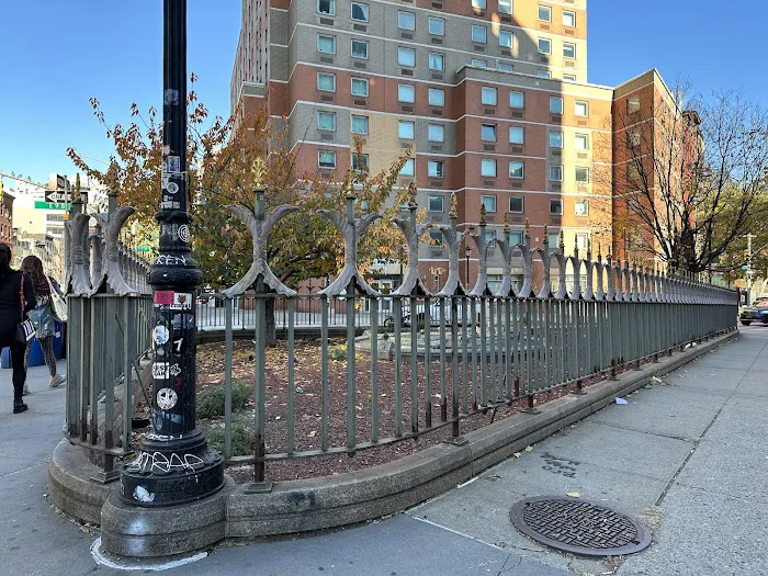 Ukrainian Village Park Picture 2