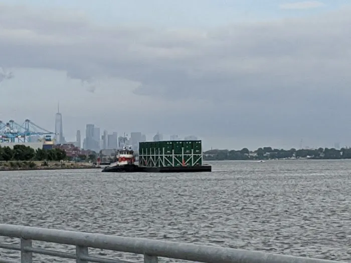 Veterans Memorial Waterfront Park Picture 6