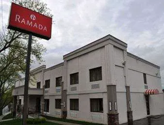 Ramada by Wyndham Staten Island Picture 6