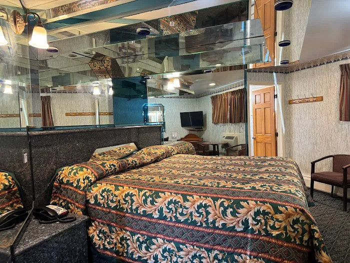 Royal Motel Picture 9