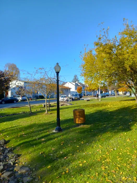 Fountain Park Picture 3