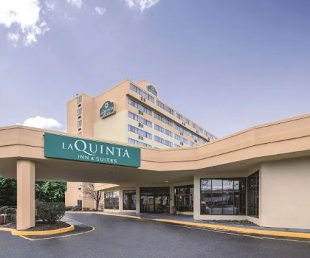 La Quinta Inn & Suites by Wyndham Secaucus Meadowlands