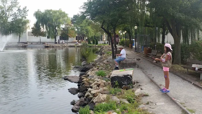 Duck Pond Park - Fishing Place Picture 3