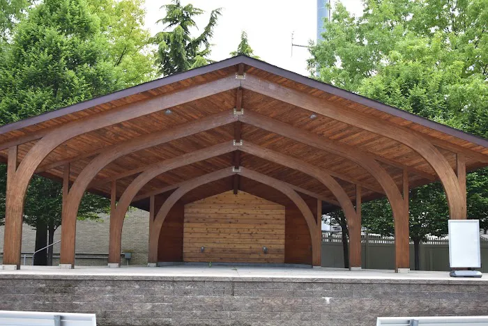 Lyndhurst Municipal Park Picture 2