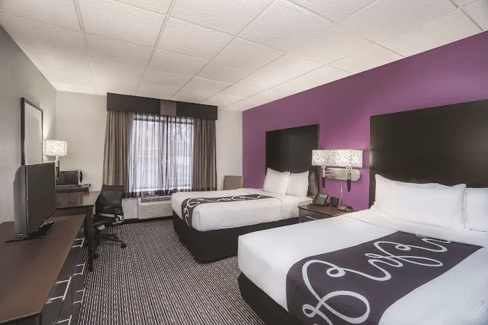La Quinta Inn & Suites by Wyndham Clifton/Rutherford Picture 10