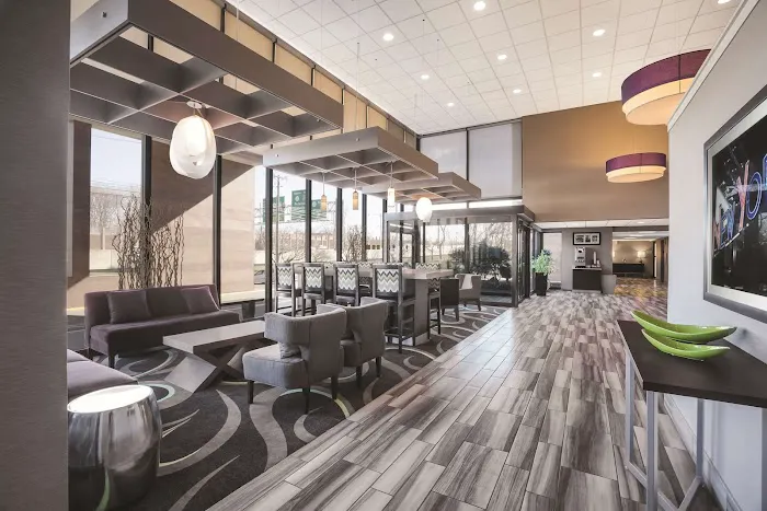 La Quinta Inn & Suites by Wyndham Clifton/Rutherford Picture 9
