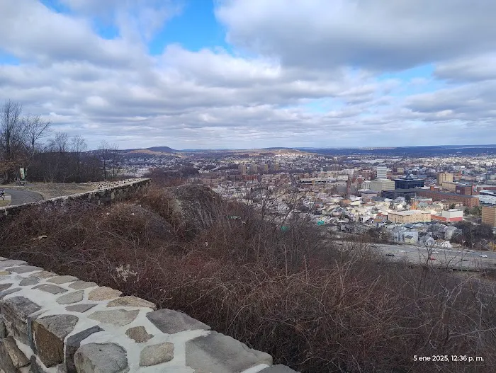 Crow’s Nest Overlook Picture 6
