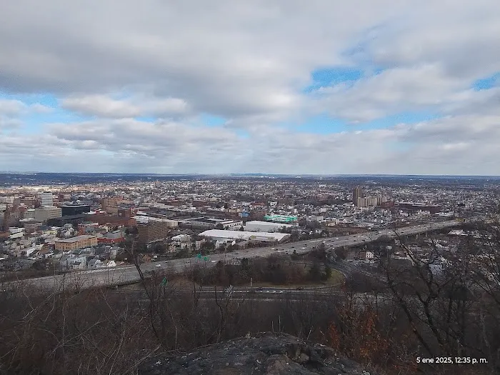 Crow’s Nest Overlook Picture 5