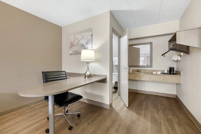 Red Roof Inn Parsippany Picture 10