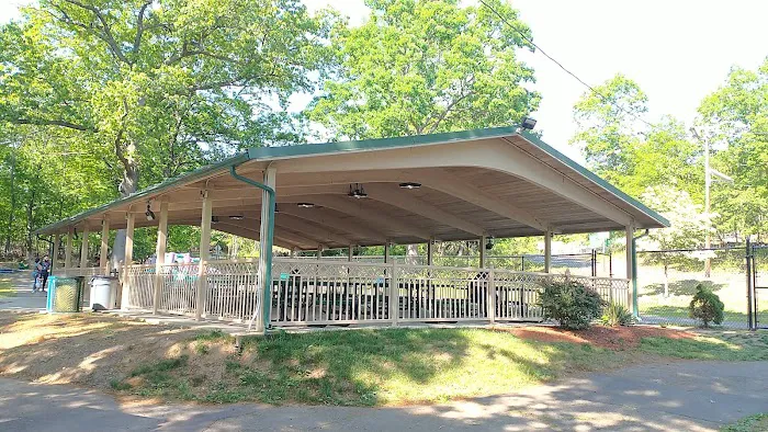 Hofstra Park Picture 3