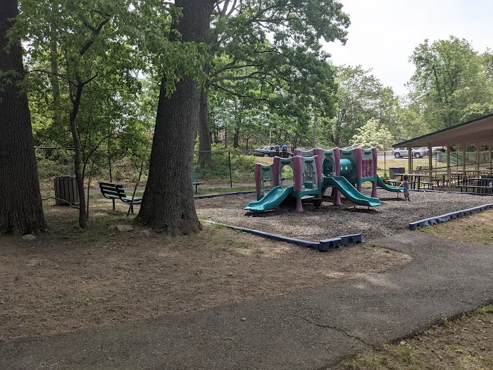 Hofstra Park Picture 4