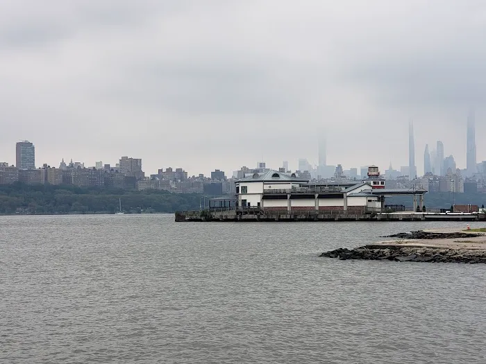 Township of Weehawken Veterans Park Picture 2