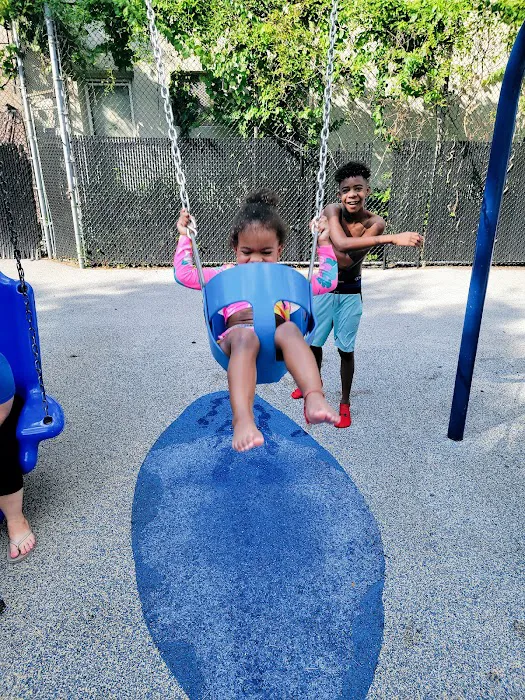 Louisa Park Picture 7