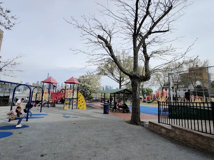 Louisa Park Picture 4
