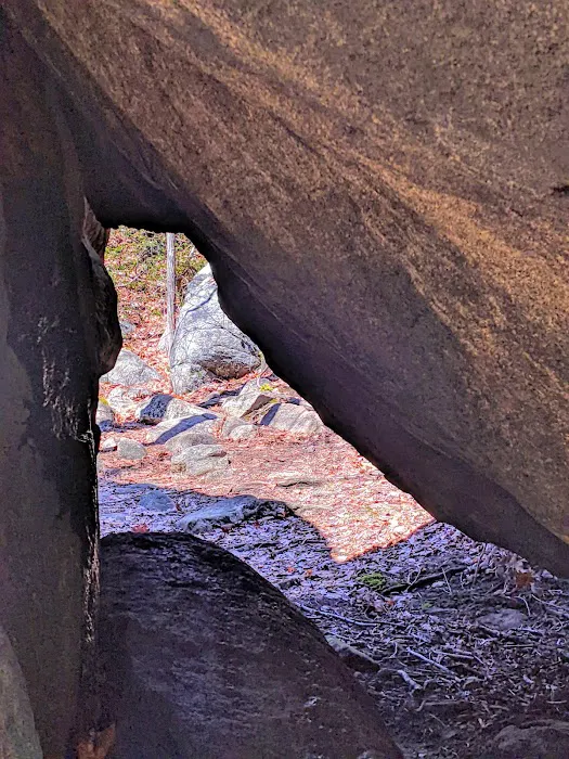 Ga-Nus-Quah Rocks Picture 8