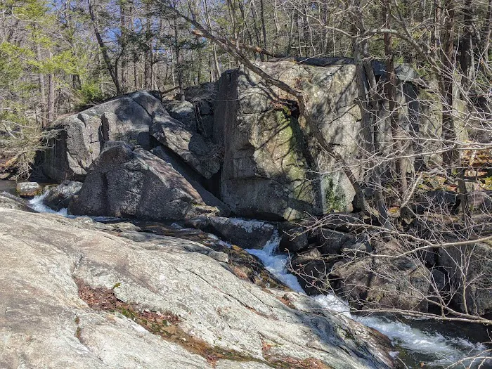 Ga-Nus-Quah Rocks Picture 7