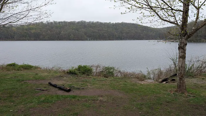 Lake Sebago Trailhead Picture 9