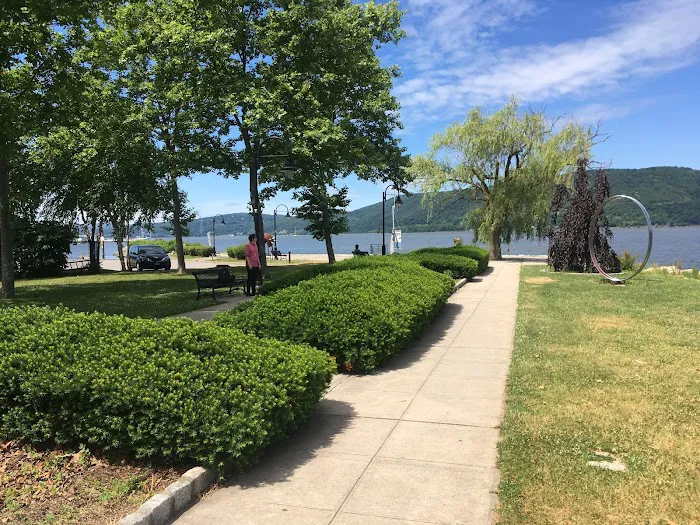 Peekskill Landing Park Picture 6