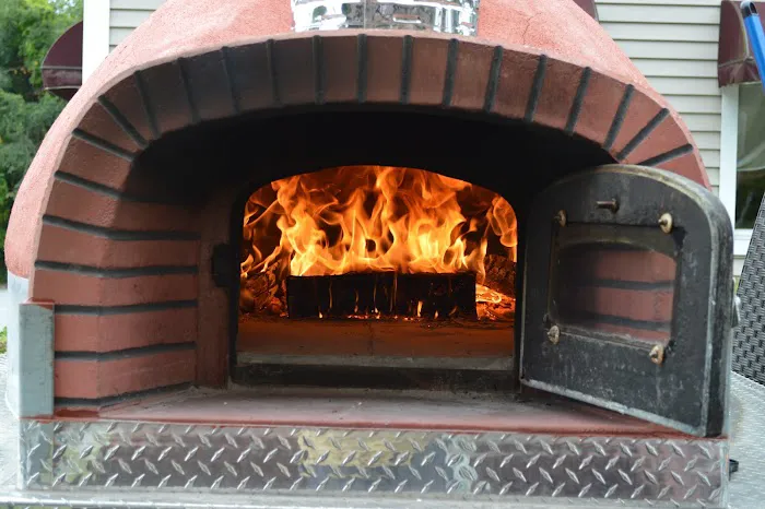 Marios Wood Fired Mobile Pizza Truck Picture 4