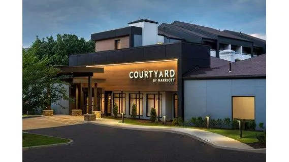 Courtyard Norwalk Picture 2