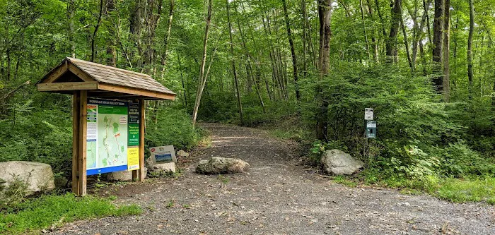 Norwalk River Valley Trail - North Parking Picture 1