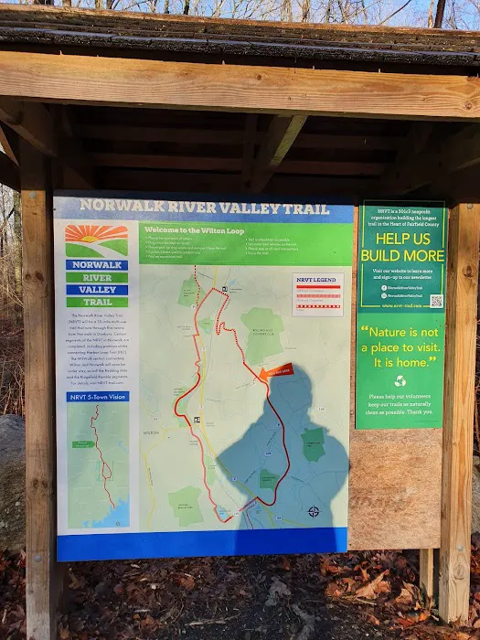 Norwalk River Valley Trail - North Parking Picture 3