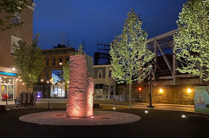 Washington Street Plaza Picture 9