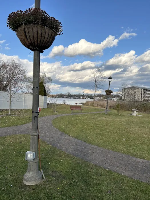 Mahopac Chamber Park Picture 4
