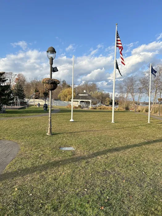 Mahopac Chamber Park Picture 7