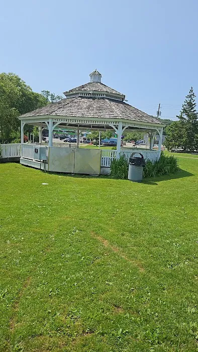 Mahopac Chamber Park Picture 2