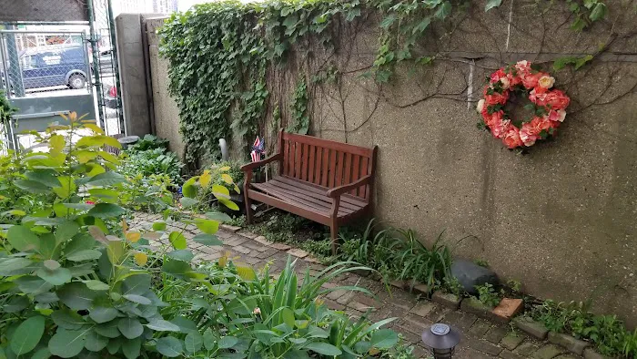 Alice's Garden Picture 3