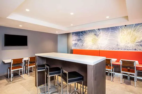 La Quinta Inn & Suites by Wyndham Times Square South Picture 7