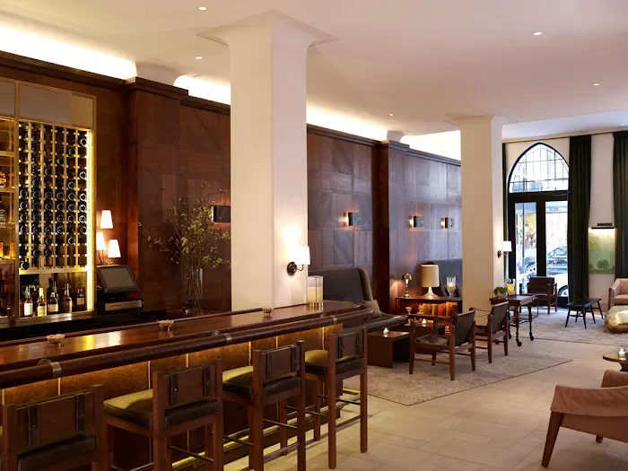 Refinery Hotel Picture 2