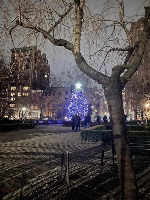 Gramercy Park Picture 2