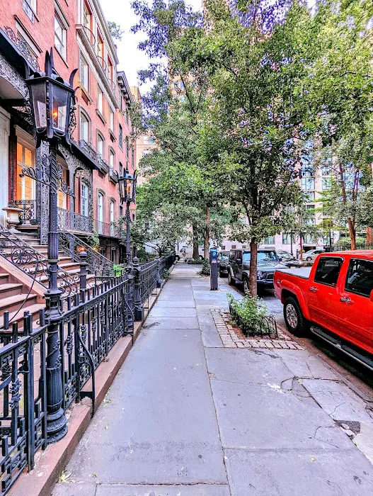 Gramercy Park Picture 7