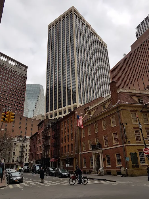 11 Madison Ave Picture 2