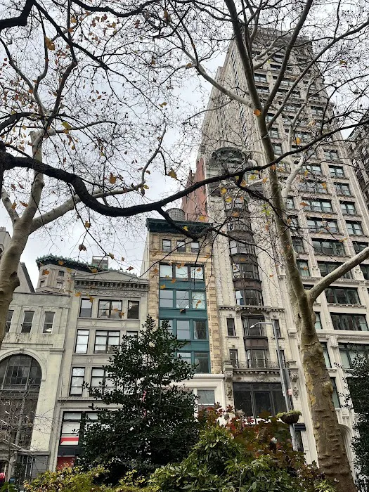 11 Madison Ave Picture 6