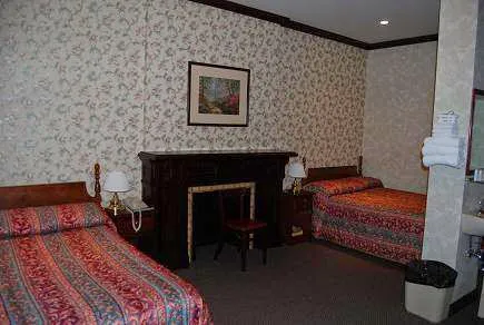 Hotel 17 - Extended Stay Picture 2