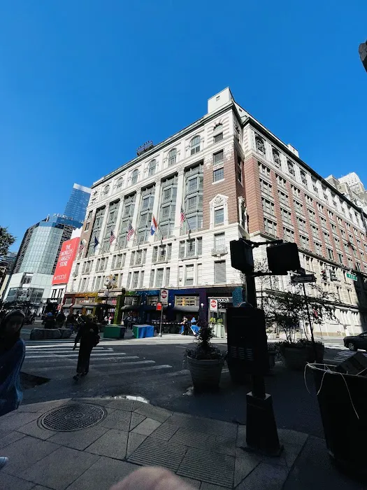 Garment District Plaza Picture 2
