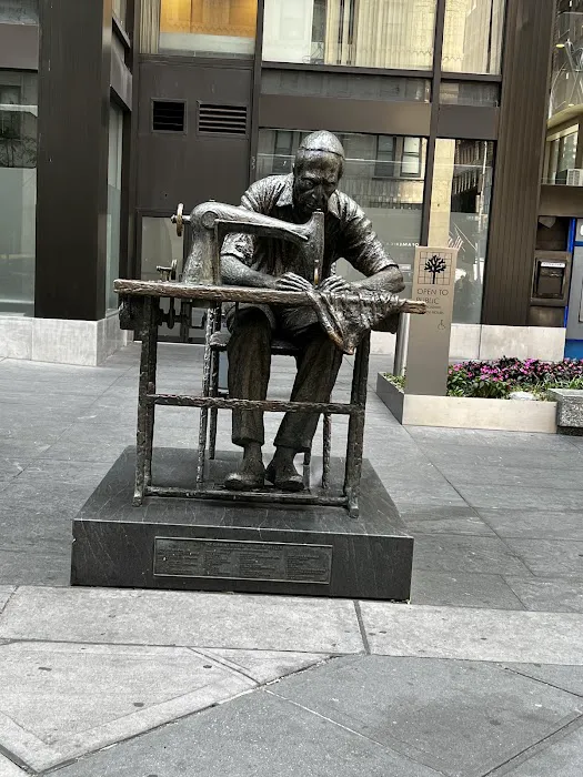 Garment District Plaza Picture 10