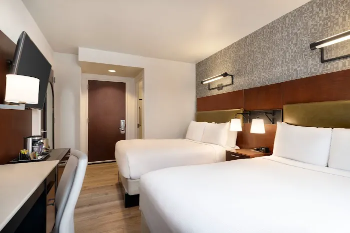 DoubleTree by Hilton New York Downtown Picture 2