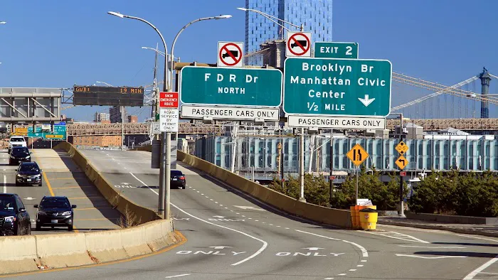 East River Esplanade. Picture 2