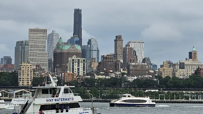 East River Esplanade. Picture 4