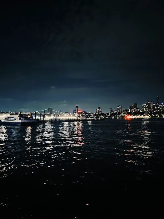 East River Esplanade. Picture 3